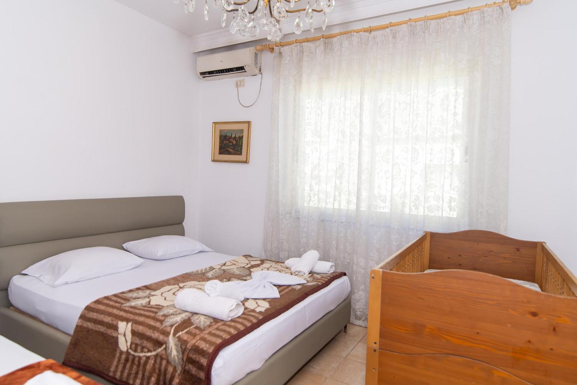 Vintage Blloku Apartment Tirana Kültér fotó