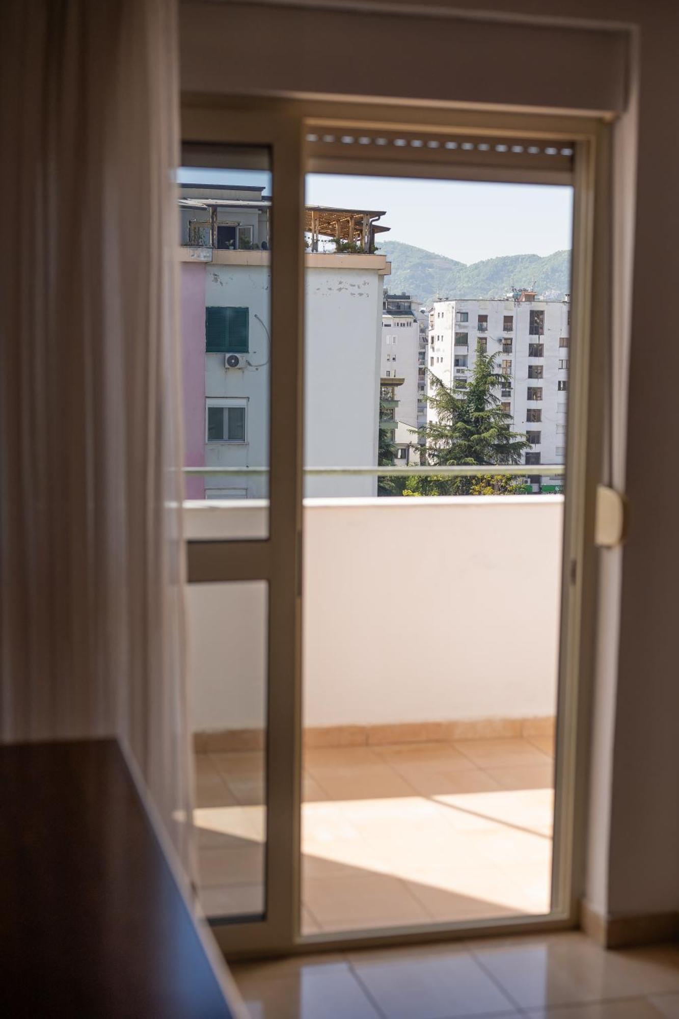 Vintage Blloku Apartment Tirana Kültér fotó