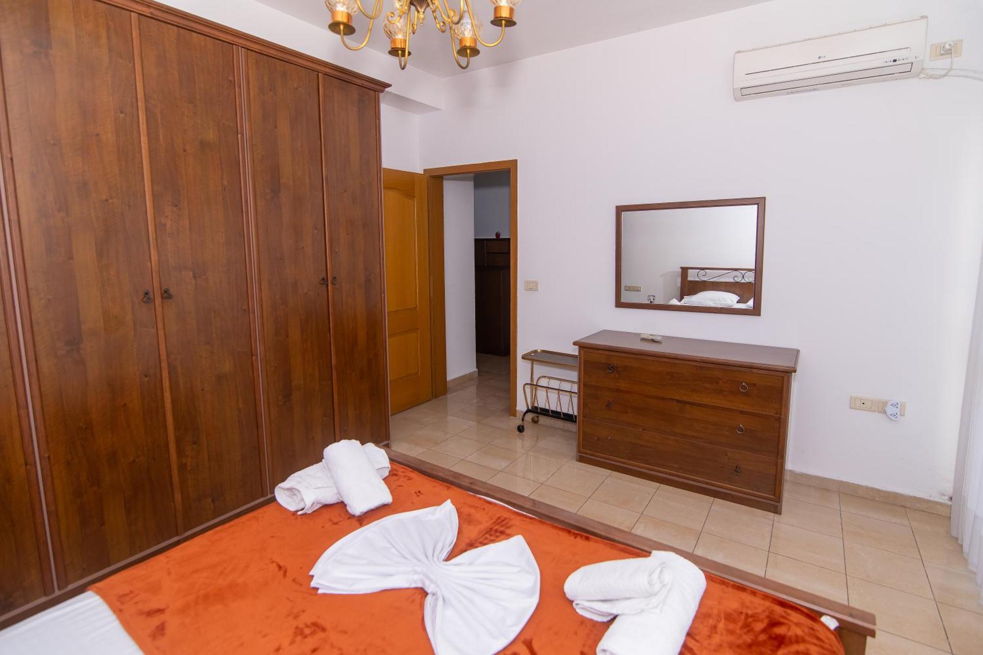Vintage Blloku Apartment Tirana Kültér fotó
